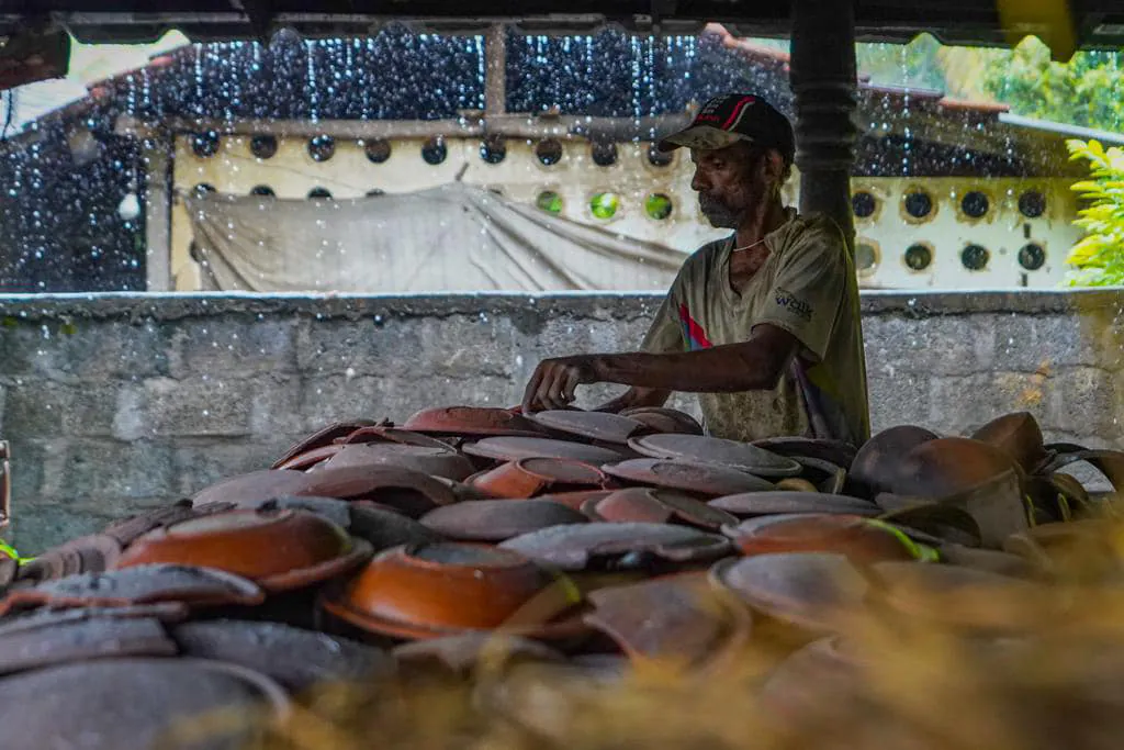 Sri lankan pottery Ceylon Silk Route