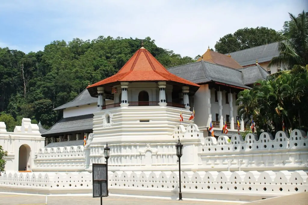 dalada maligawa Ceylon Silk Route
